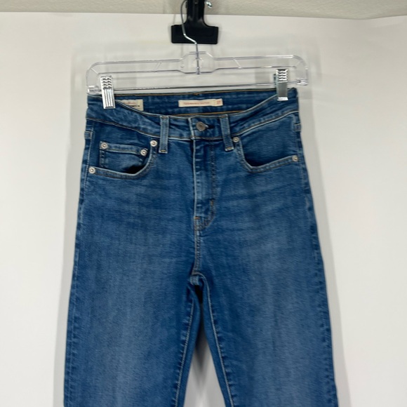 Levi’s 725 High Rise Bootcut Jeans - Picture 2 of 8